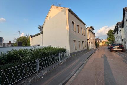 Einfamilienhaus - 280.000,00&nbsp;EUR Kaufpreis, ca.&nbsp; 130,00&nbsp;m&sup2; in Bornheim (PLZ: 53332)