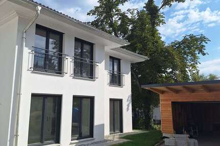 Haus zum Kaufen in Gröbenzell 1.350.000,00 € 156 m²