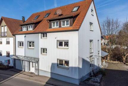 MFH mit Potenzial - 2 Wohnungen kurzfristig frei - zentral in Frickenhausen