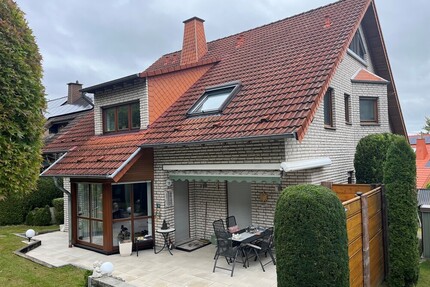 Großzügiges Einfamilienhaus mit Einliegerwohnung, Garten, Doppelgarage & Carport in ruhiger Lage von - Paderborn