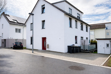 Attraktives Zweifamilienhaus in Steinenbronn - Wohnen & Investieren unter einem Dach