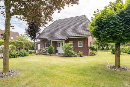 Großzügiges Einfamilienhaus mit modernem Wohnkomfort, Südterrasse und liebevoll angelegtem Garten - Engelschoff Neuland