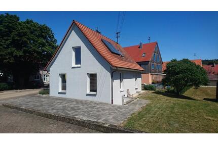 Kleines Haus, freistehend, 90m2, mit Keller und Garten - Kreßberg