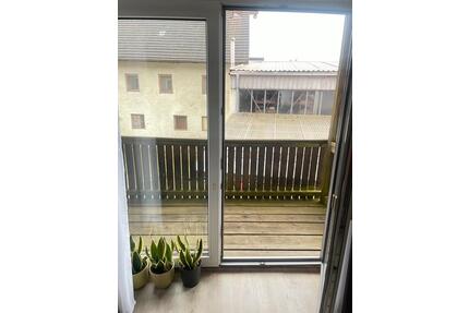 Schöne&Helle 2Z Wohnung - 780,00&nbsp;EUR Kaltmiete, ca.&nbsp; 50,00&nbsp;m&sup2; in Au in der Hallertau (PLZ: 84072)