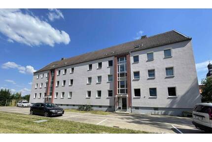 ERSTBEZUG! Sonnige Dachgeschoss-Wohnung in Naundorf, OT Hof!