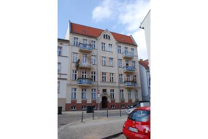Renovierte schöne 2-Zimmerwohnung mit Balkon in guter Lage, Gubener Straße 23, 15230 Frankfurt (Oder)