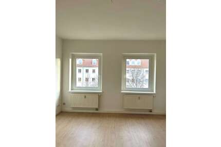 Wohnung zum Mieten in Gera 375,00 € 67.65 m²