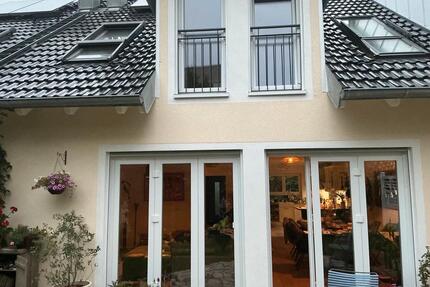 Luxuriös ausgestattetes Reihenhaus aus 2021 in Fürstenfeldbruck