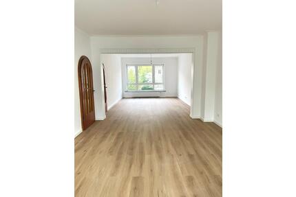 Lichtdurchflutete Maisonette-Wohnung I 185 m2 | Garage & Garten - Düsseldorf Stadtbezirk 6