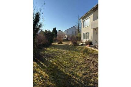 FBC - Seltene Gelegenheit: Mehrfamilienhaus oder großzügiges Baugrundstück mit Entwicklungspotential in Fürstenfeldbruck