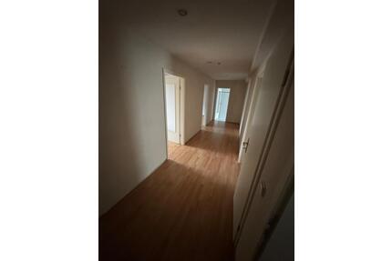 Groß 2-Zimmer-Wohnung - 750,00&nbsp;EUR Kaltmiete, ca.&nbsp; 83,00&nbsp;m&sup2; in Cuxhaven (PLZ: 27478) Groden