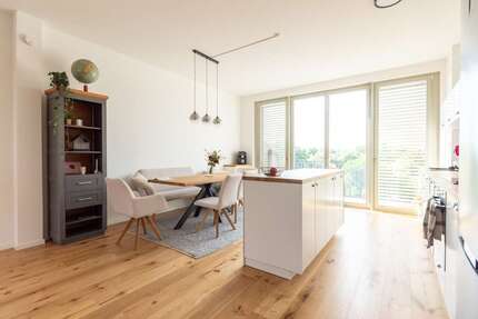 Wohnung zum Mieten in Schkeuditz 1.520,00 € 117.8 m²