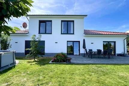 Haus zum Kaufen in Giesen 649.000,00 € 235 m²