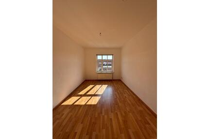 Schöne 3-Zimmer-Wohnung mit Balkon, Einbauküche und Abstellkammer - Wittenberge