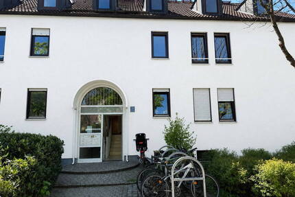 Helle, renovierte 2,5-Zimmer-Wohnung mit Südbalkon in -Moosach - RESERVIERT! - München