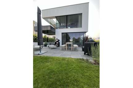 Haus zum Kaufen in Zwenkau 980.000,00 € 173 m²