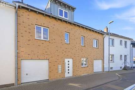 Haus zum Kaufen in Pulheim 1.180.000,00 € 291 m²