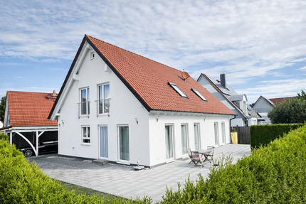 Modernes Energie‑Effizienzhaus mit Spa, Carport, Einliegerwohnung - Friedberg
