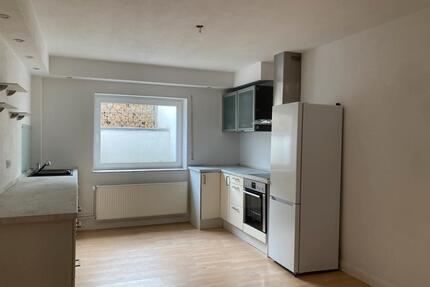 Hochwertige Einliegerwohnung mit EBK, separater Zugang, Terrasse - Kall