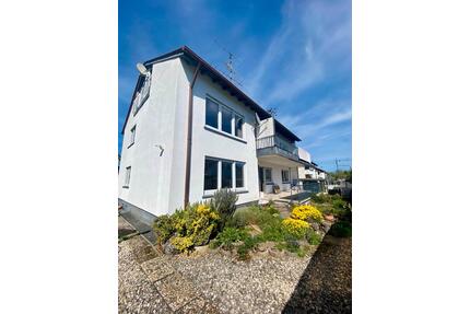 Charmantes Mehrfamilienhaus - 650.000,00&nbsp;EUR Kaufpreis, ca.&nbsp; 270,00&nbsp;m&sup2; in Täferrot (PLZ: 73527)