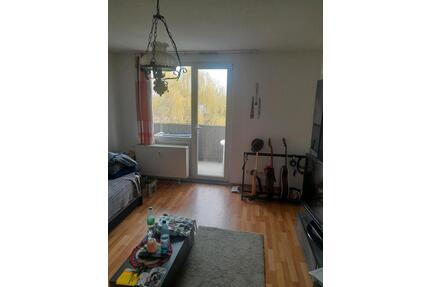 Mietwohnung - 410,00&nbsp;EUR Kaltmiete, ca.&nbsp; 36,00&nbsp;m&sup2; in Bitterfeld-Wolfen (PLZ: 06766)