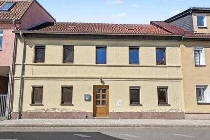 Haus zum Kaufen in Eilenburg 110.000,00 € 149.43 m²