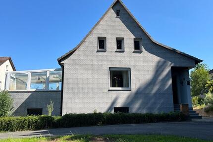 Einfamilienhaus mit Garage, Wintergarten und Gewächshaus - Holzminden