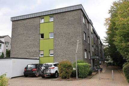 Großenbaum, Erdgeschos mit Balkon und Garage, gepflegtes Haus - Duisburg