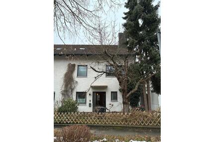 Charmante Doppelhaushälfte mit Garage und Süd-West Garten - Ansbach