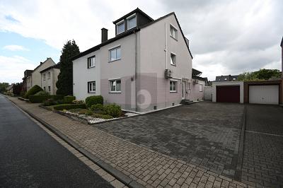 CHARMANT DOPPELHAUSHÄLFTE MIT GARTEN - Duisburg