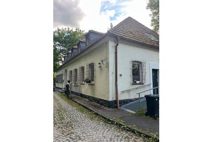 Modernes Zweifamilienhaus - 299.000,00&nbsp;EUR Kaufpreis, ca.&nbsp; 270,00&nbsp;m&sup2; in Berga/Elster (PLZ: 07980)