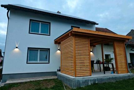 Modernisiertes, energieeffizientes Einfamilienhaus mit Wärmepumpe - Straßkirchen