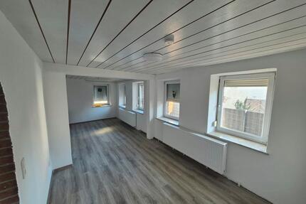 6-Zimmer-Wohnung mit Garten zu vermieten - Ichenhausen