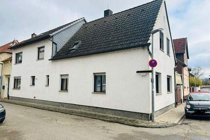 Großzügiges Einfamilienhaus - 420.000,00&nbsp;EUR Kaufpreis, ca.&nbsp; 325,00&nbsp;m&sup2;&nbsp;Wohnfl&auml;che in Bobenheim-Roxheim (PLZ: 67240)