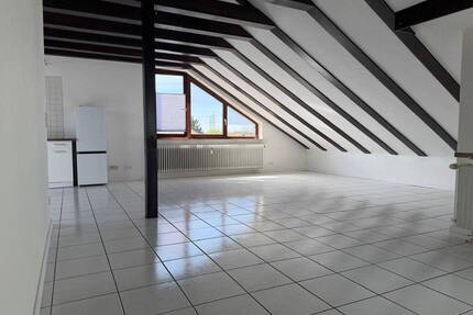 Lichtdurchflutete 3-Zimmer-DG-Wohnung mit offenem Wohnkonzept in ruhiger Lage - Karlsdorf-Neuthard