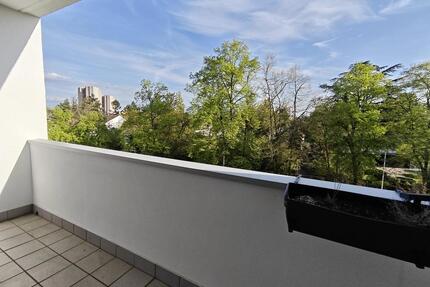 Frisch renoviert: Helle 3 ZKB mit sonnigem Balkon - Mannheim Käfertal
