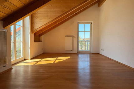 *Reserviert* Helle 2 Zimmer DG Wohnung, Küche Bad, von privat provisionsfrei zu verkaufen - Höslwang