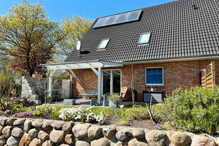 Provisionsfreie neuwertige 3 Zimmer Wohnung in Rantrum bei Husum