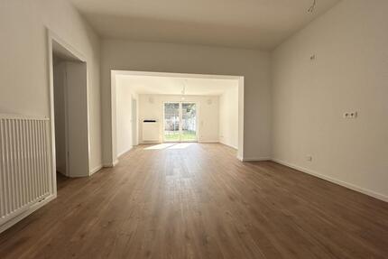 *Moderne Erdgeschosswohnung mit Gartenabschnitt in Köln-Kalk*