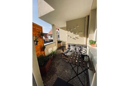 Schicke Stadtwohnung mit EBK, Balkon, Garage - Weinheim