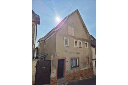 Haus in Retzbach zu verkaufen - 89.000,00&nbsp;EUR Kaufpreis, ca.&nbsp; 99,50&nbsp;m&sup2; in Zellingen (PLZ: 97225)