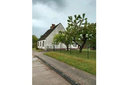 Haus zu verkaufen - 60.000,00&nbsp;EUR Kaufpreis, ca.&nbsp; 80,00&nbsp;m&sup2; in Rosenow (PLZ: 17091)