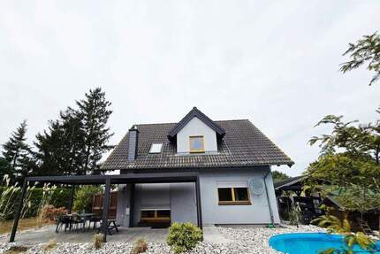 Einfamilienhaus 4SZ mit Pool, Carport, Kamin + Gästehaus und großen Grundstück - Ückeritz