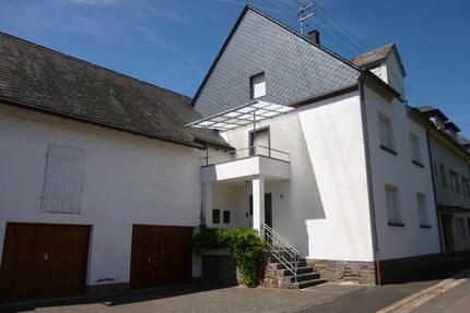 Charmantes Zweifamilienhaus mit schönem Moselblick - Senheim