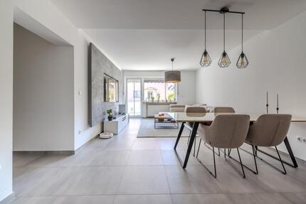 PROVISIONSFREI !! Moderne 4- Zimmer-EG- Wohnung mit Terasse - Nürnberg Gaismannshof