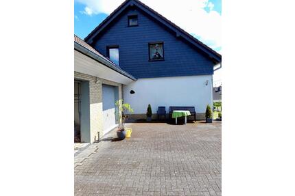 2 Familienhaus in bester Lage - 274.999,00&nbsp;EUR Kaufpreis, ca.&nbsp; 200,00&nbsp;m&sup2; in Freudenberg (PLZ: 57258)