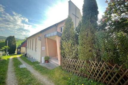 Haus zum Kaufen in Schwarzenberg 99.000,00 € 75 m²