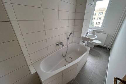 Moderne 2-Zimmer-Wohnug mit Balkon sucht Sie! - Seeland Gatersleben
