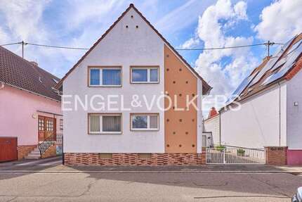 Haus zum Kaufen in Böhl-Iggelheim 220.000,00 € 119 m²