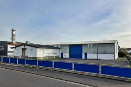 Gewerbehalle mit Büroanbau und Freifläche an der Stadtgrenze Kassel zu Niedervellmar